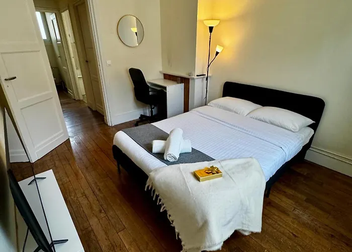 Entire Apartment In The Heart Of Vernon